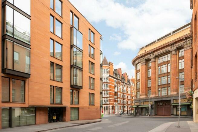 4 bedroom apartment for sale in Basil Street London SW3