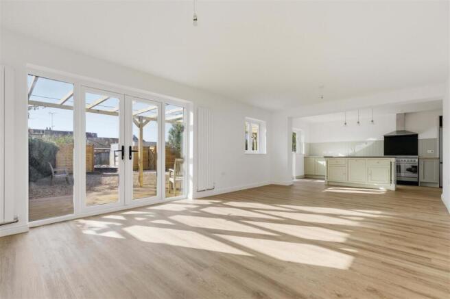 19 Halesworth Road 16.jpg