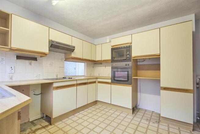 Birds Nest, Hill Road 8.jpg