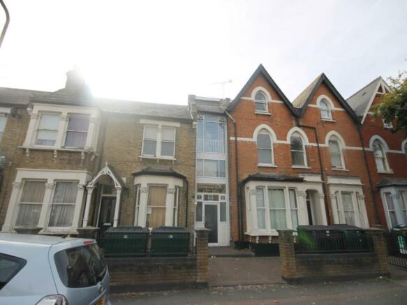 1 bedroom flat to rent in Carisbrooke House, Carisbrooke ...