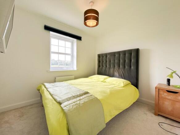 Double Room ( House Share )