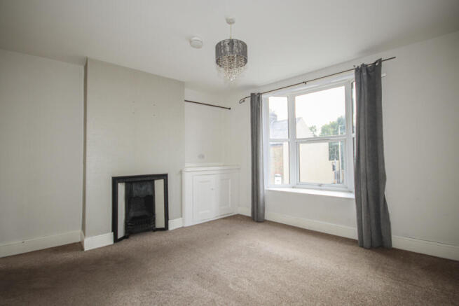 Modern 1-Bedroom Flat ¿ Central Rainham Locatio