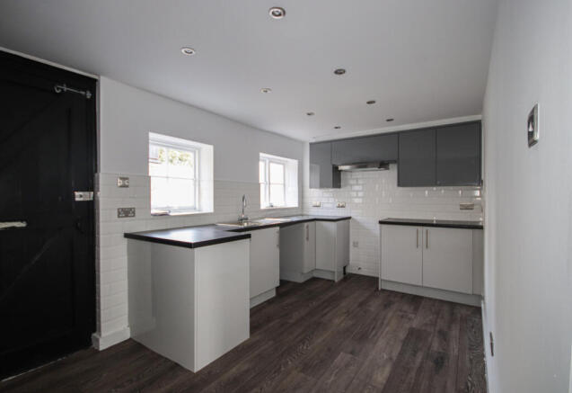 Newly refurbished 2 bed terraced house