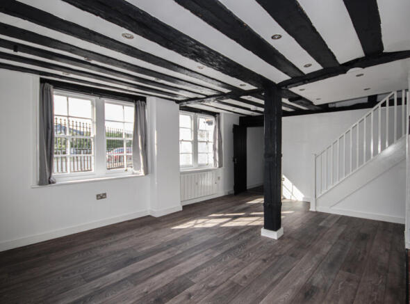 Newly refurbished 2 bed terraced house