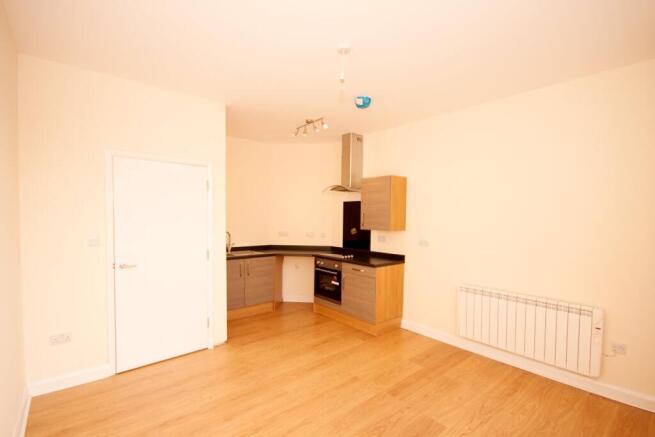 1 Bed Apartment With Parking!