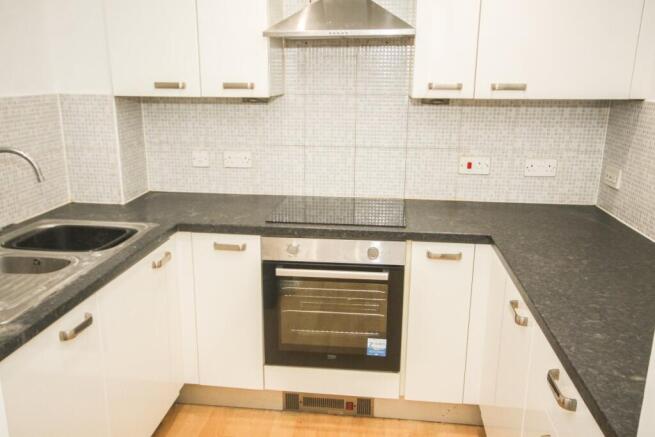 Spacious 1-Bedroom Apartment with Allocated Parki