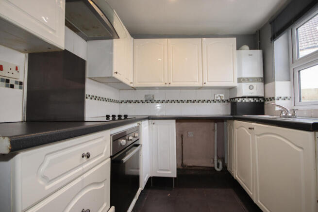 Spacious 2-Bedroom, 2-Reception Home with Private