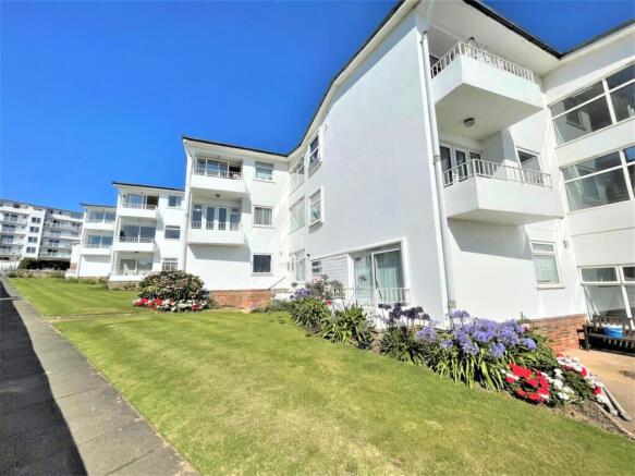 9 steyne close outside.jpg