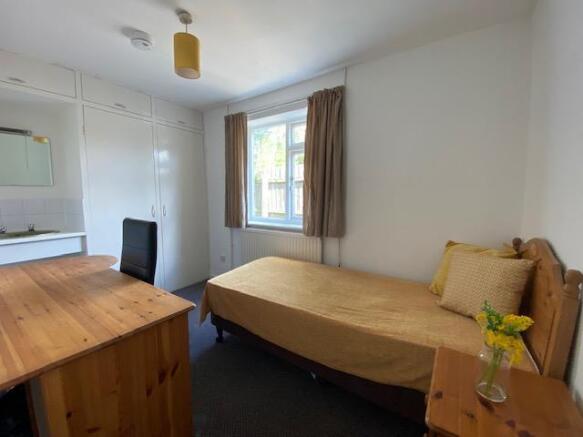 Bedroom 4.jpg