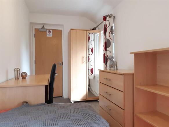 Flat 4, Room 3 (3).jpg