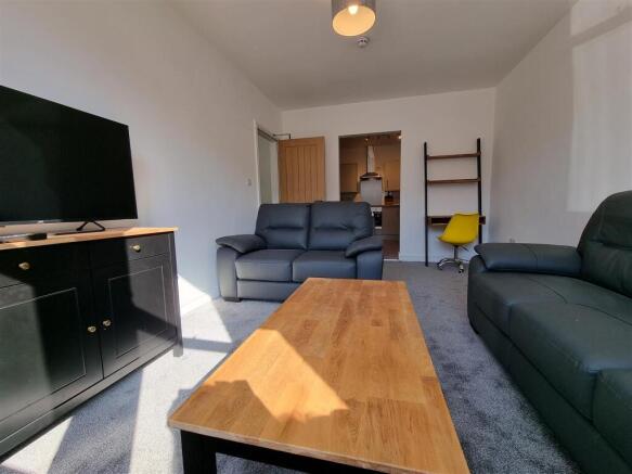 Living Room 3.jpg
