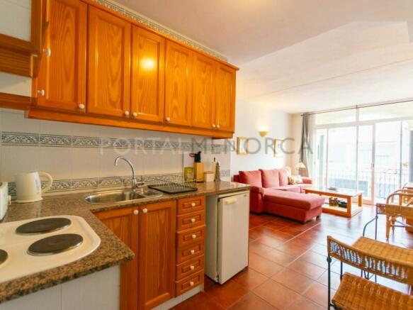 First floor kitchen with balcony in Es Mercadal