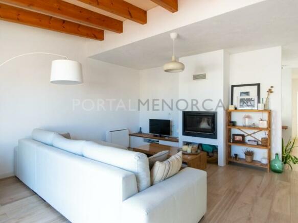 Renovated three-bedroom house with terrace in Mahon