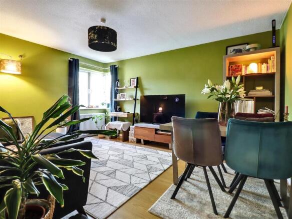 sitting/dining room
