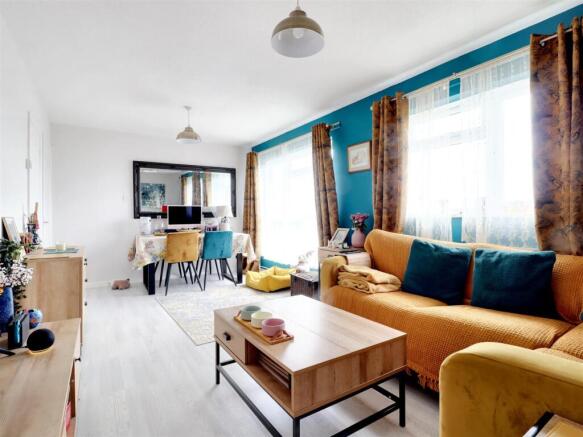 Sitting/Dining Room