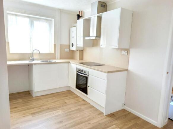 Kitchen 1.jpeg