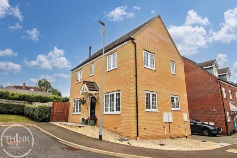 Willow Close, Brundall