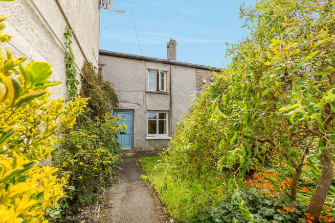 2 bedroom terraced house for sale in Roslyn Main Street Burton