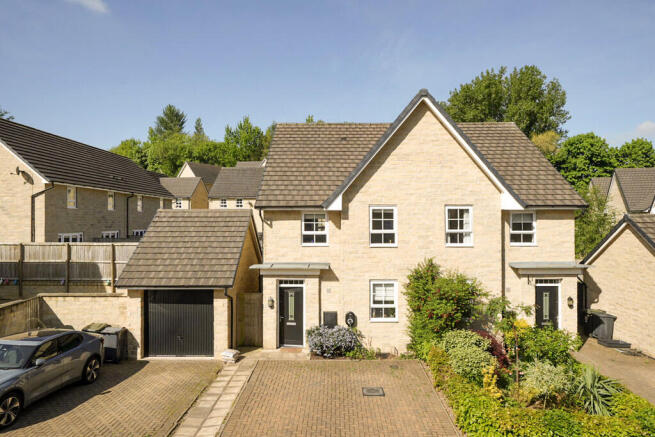 11 Dennison Close
