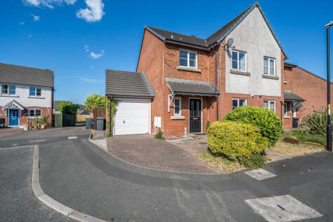 113 Redruth Drive, Carnforth, Lancashire, LA5 9TT