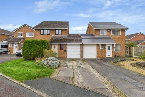 10 St Austell Place, Carnforth, Lancashire, LA5 9TU