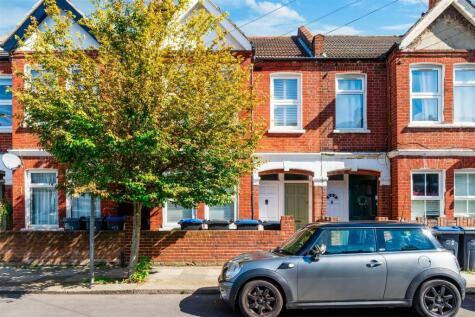 College Road, Colliers Wood