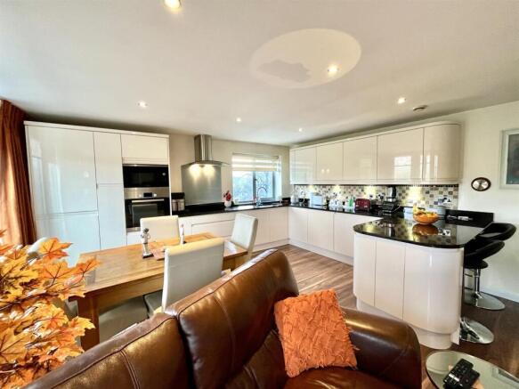 Bramleys Estate Agents - Valley Mill - Elland (3).