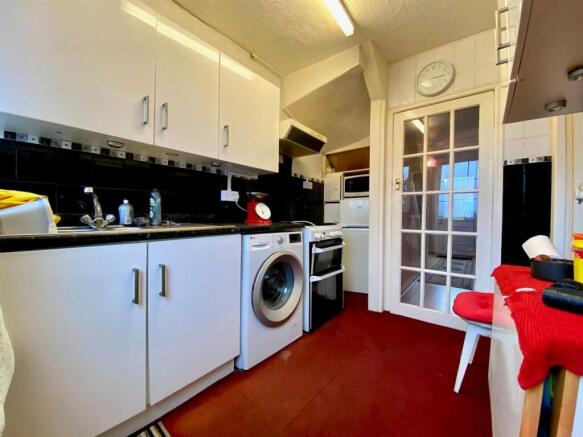 kitchen 1.jpg