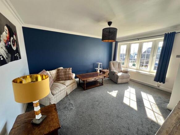 Bramleys Estate Agents - Daleside - Elland (1).jpg