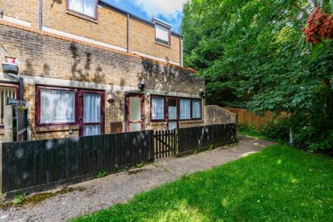 Bazes Shaw, New Ash Green