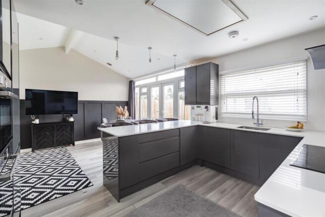 116 Knights Croft-HR13.jpg