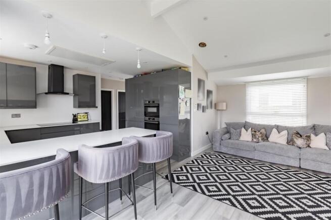 116 Knights Croft-HR9.jpg