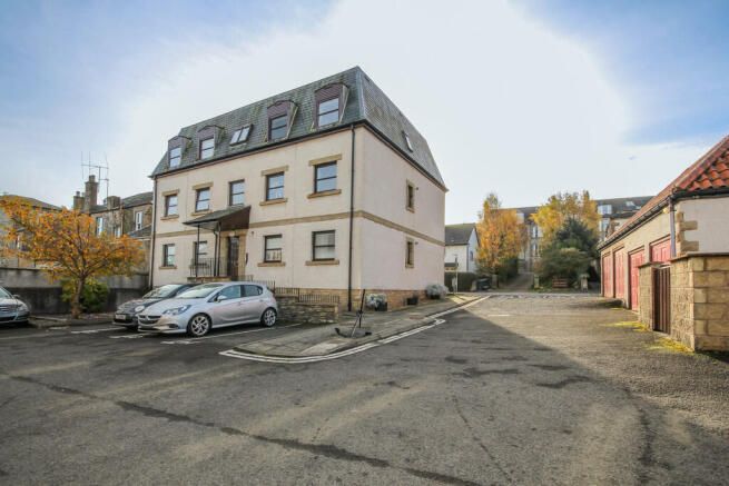 18a Hopetoun Rd -...