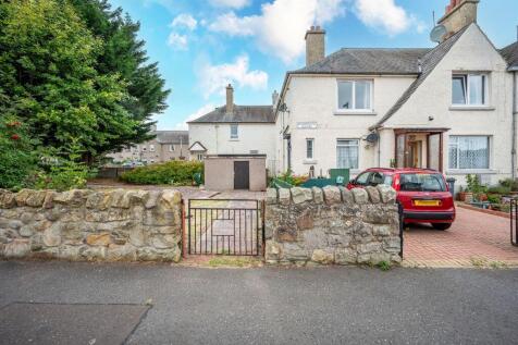 15 Burdiehouse Square, Edinburgh, EH17 8BN