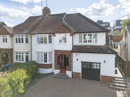 Amberley Road, Buckhurst Hill, IG9