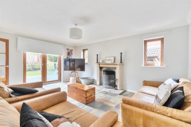 Living Room.jpg