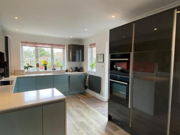 Kitchen 9.jpg