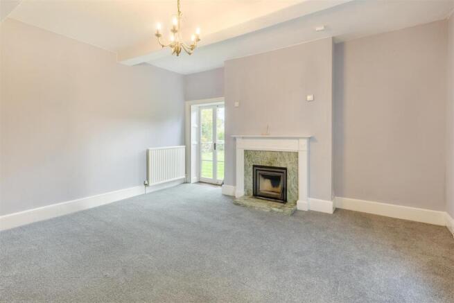 8526613-interior10.jpg