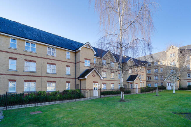 25 Winstanley Cou...