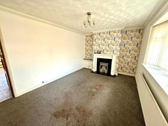 7 howden road-lounge