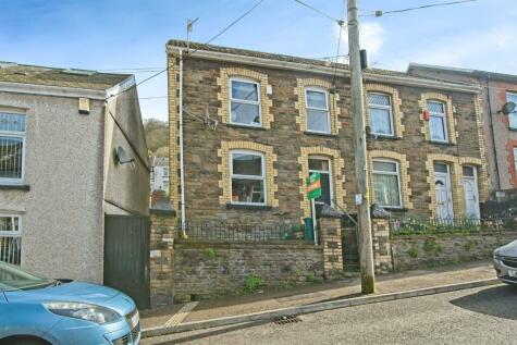 Porth - 2 bedroom end of terrace house for sale