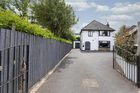 Acre House Avenue, Huddersfield