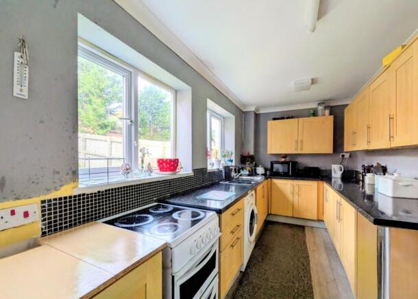 99c0b47b-d3c7-4372-a2cb-cafffff92273-1_all_1981