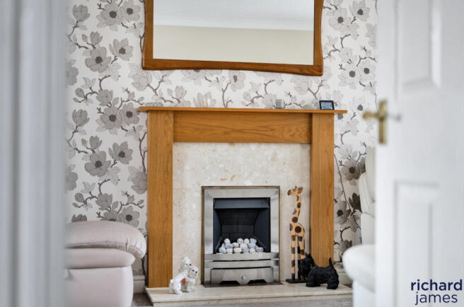 680b6d74730342cfb3e2d56a0a9a699f