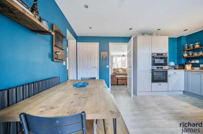 f0e3da3d93be4e5e94c8afd79df4ac99