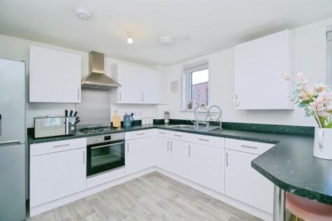 Clos Y Rheilffordd, BARRY