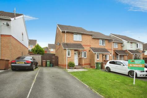 St. Rhidian Close, Pontllanfraith, Blackwood