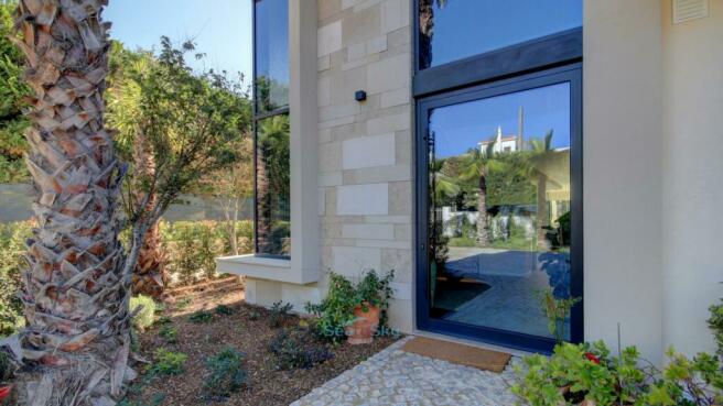 stylish pivot door