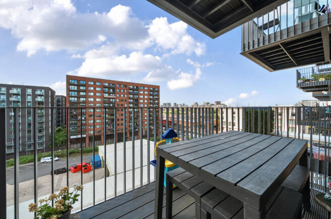 1324812-9-687a877...