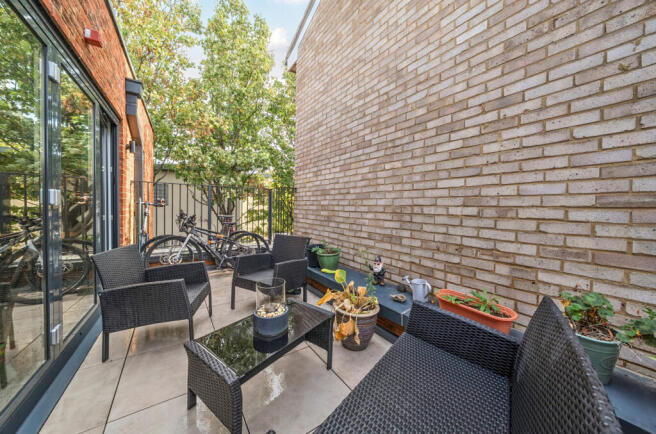 1370009-17-68f770...